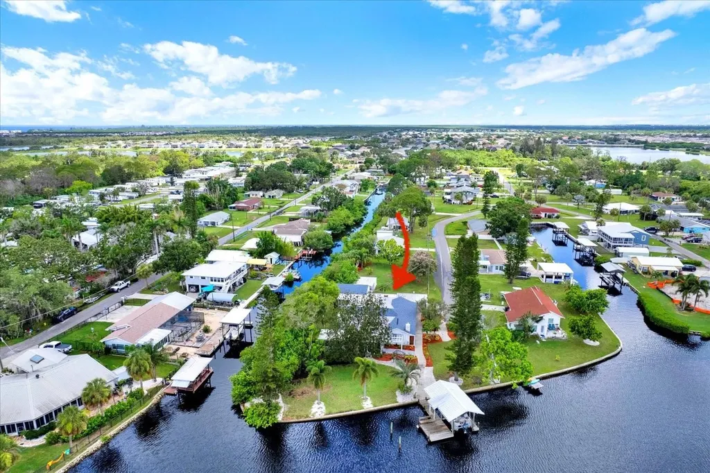 102 W North Branch Road Ruskin FL 33570