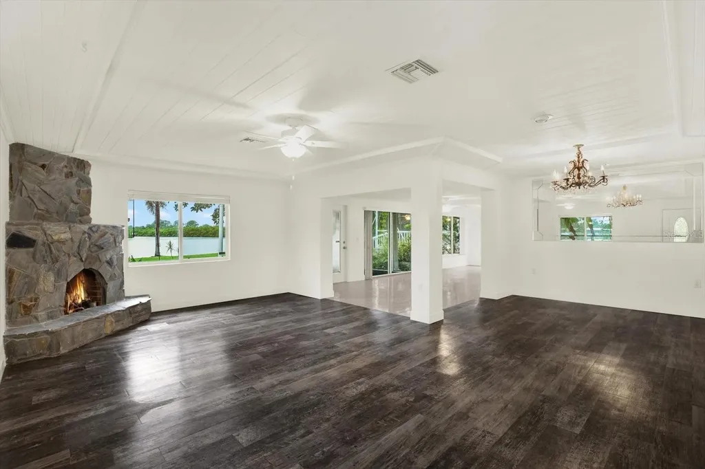 102 W North Branch Road Ruskin FL 33570