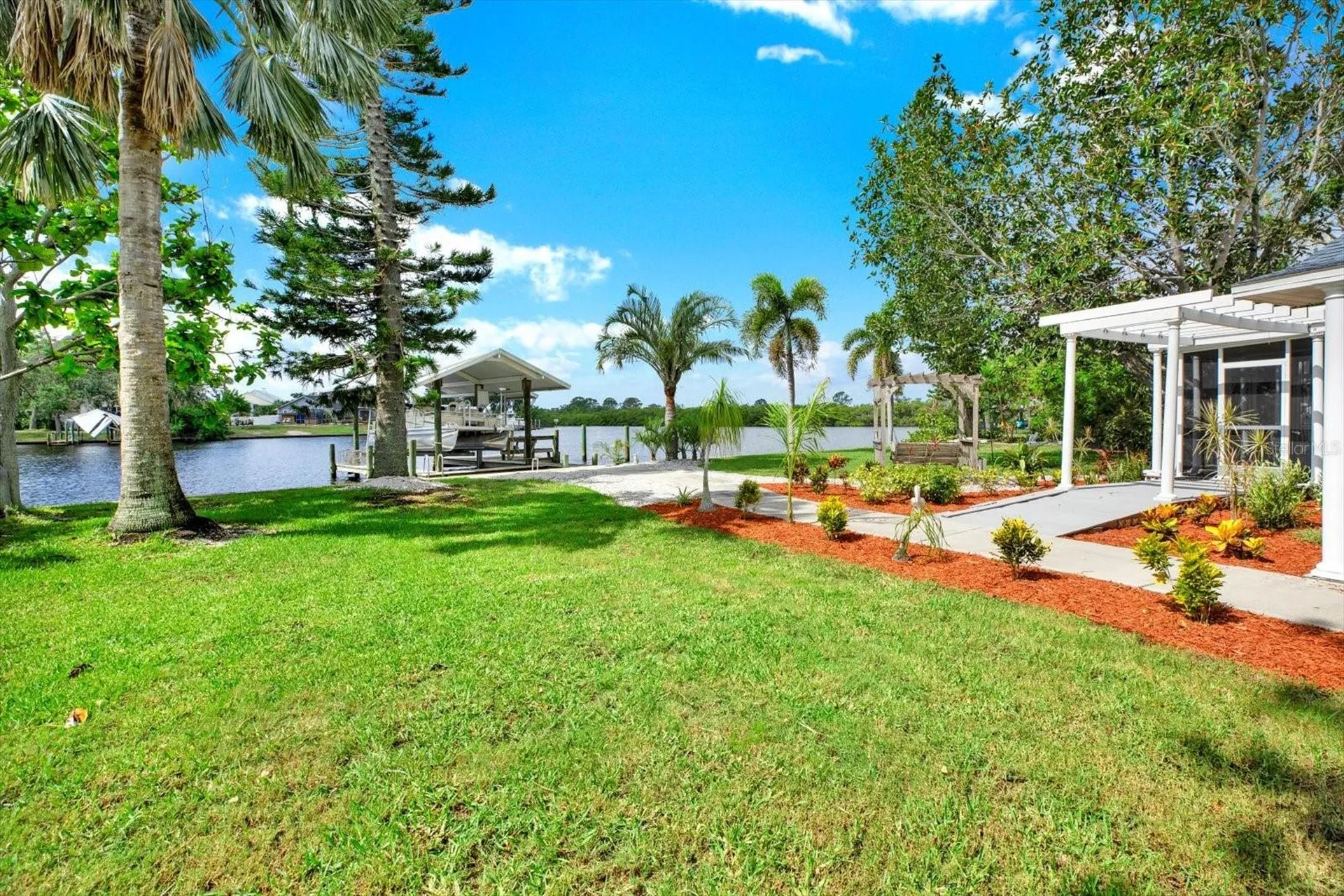 102 W North Branch Road Ruskin FL 33570