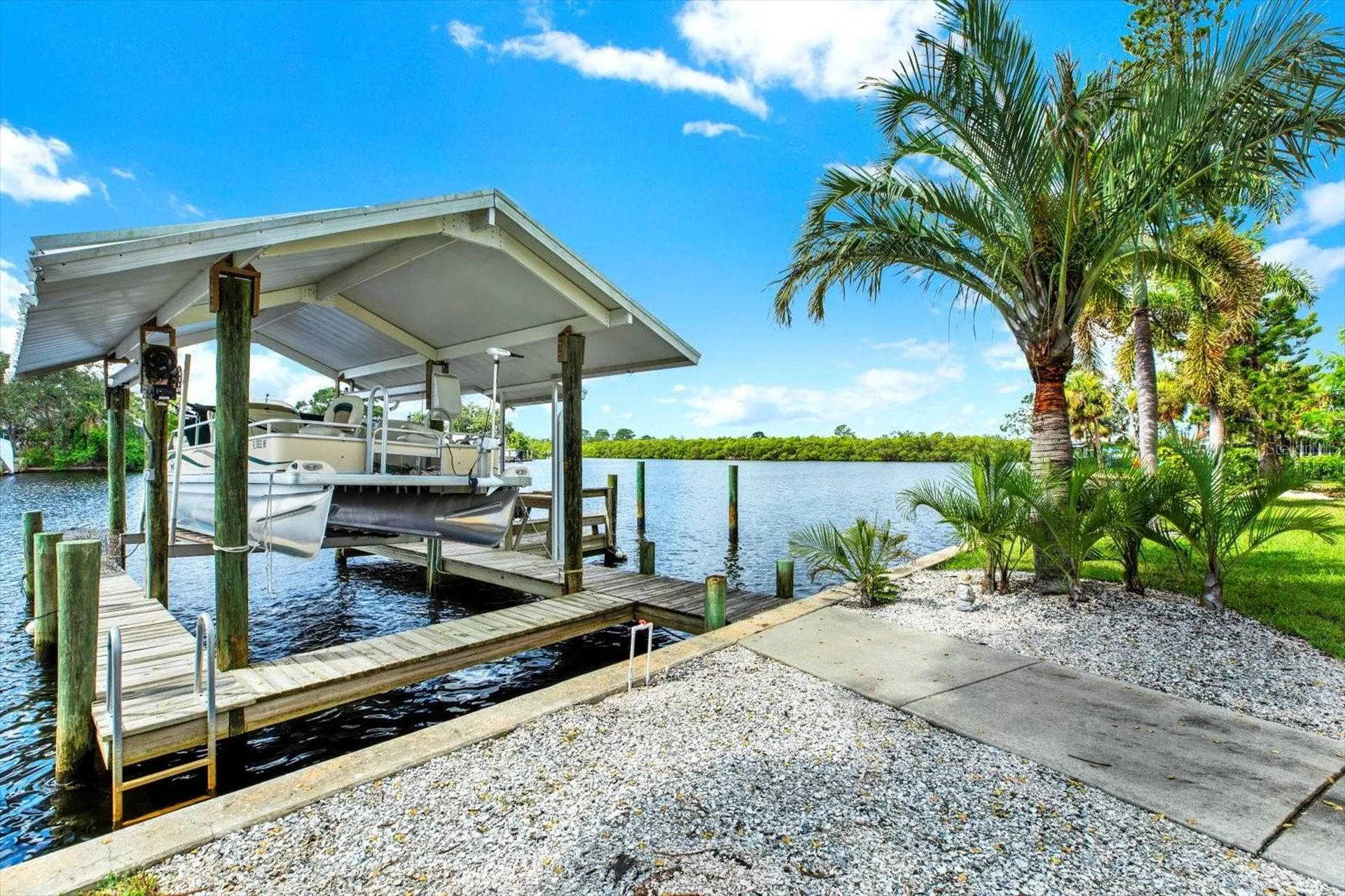 102 W North Branch Road Ruskin FL 33570