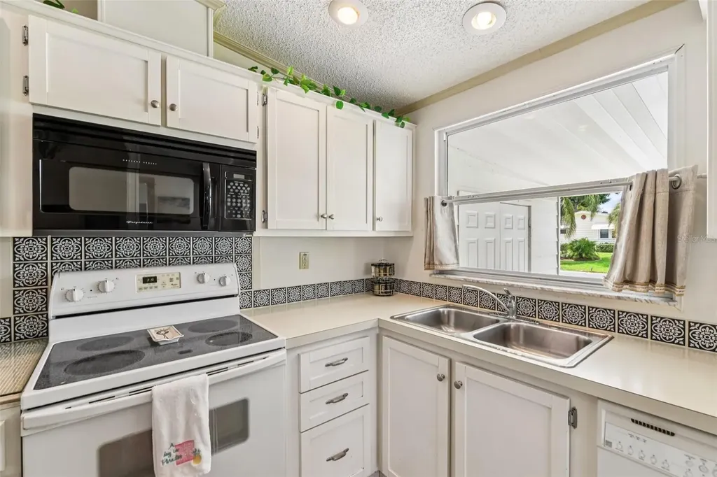 1802 Petunia Lane The Villages FL 32159