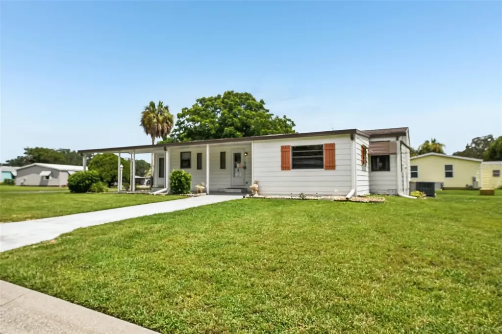 1802 Petunia Lane The Villages FL 32159