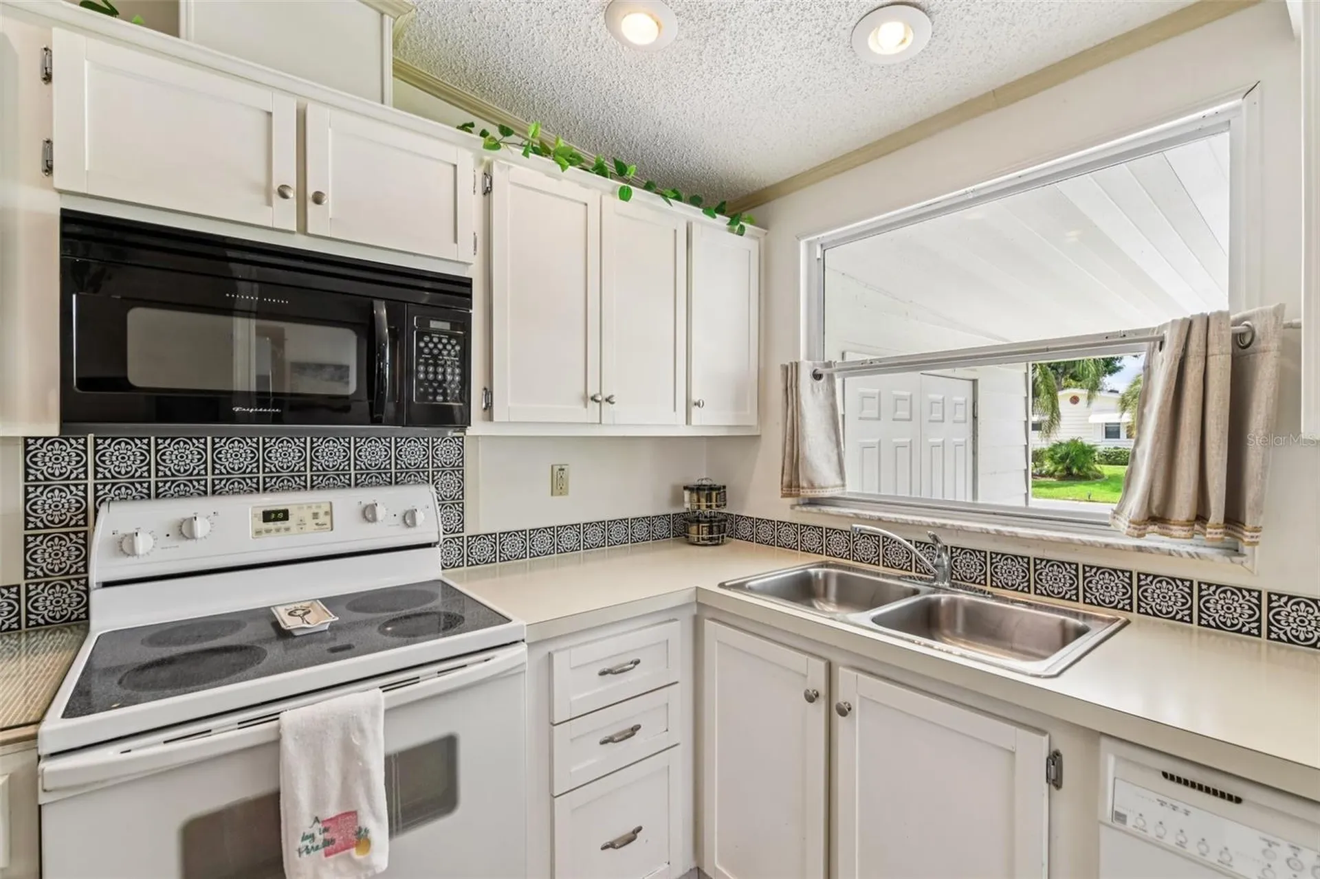 1802 Petunia Lane The Villages FL 32159