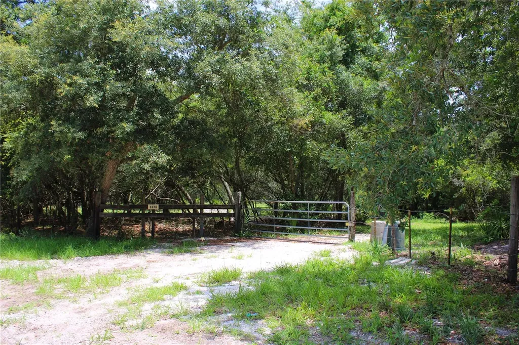 1676 Sunset Trail Geneva FL 32732