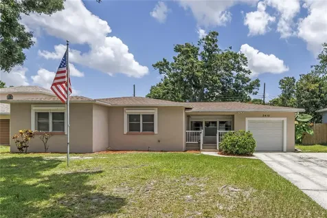 2415 York Street N St Petersburg FL 33710