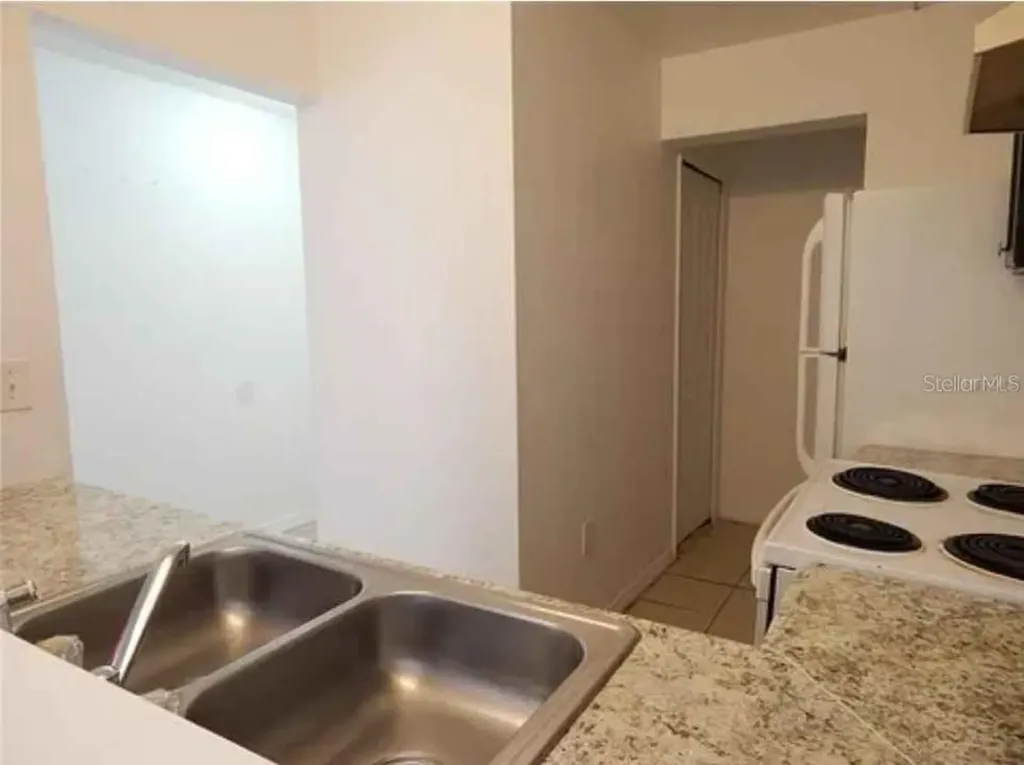 5220 Via Hacienda Orlando FL 32839