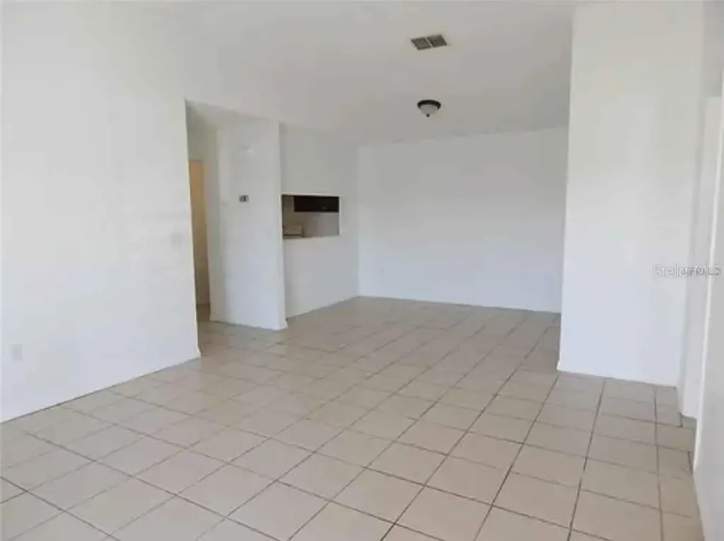5220 Via Hacienda Orlando FL 32839
