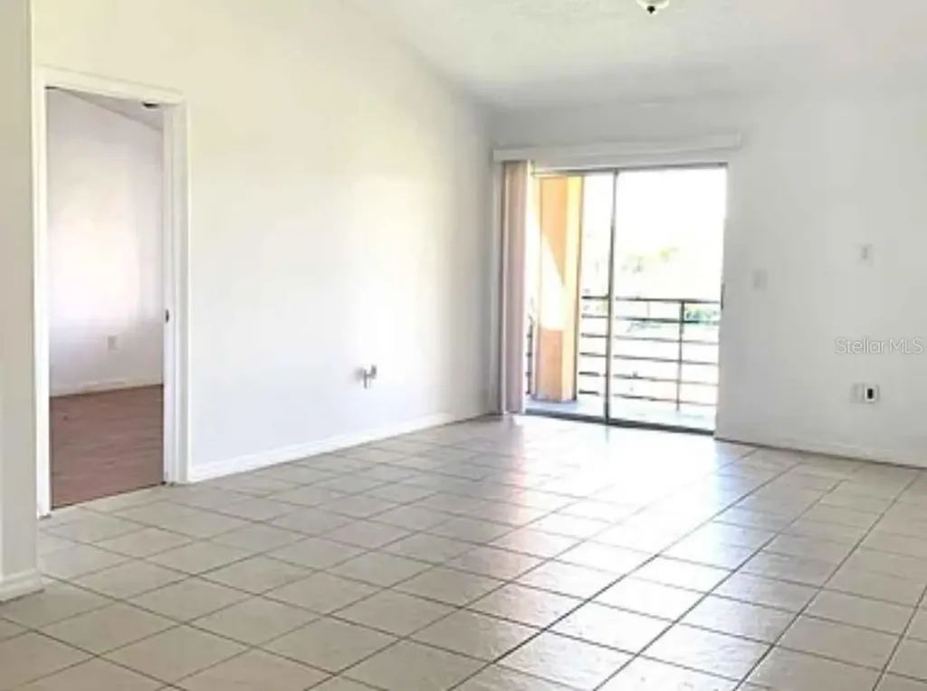 5220 Via Hacienda Orlando FL 32839