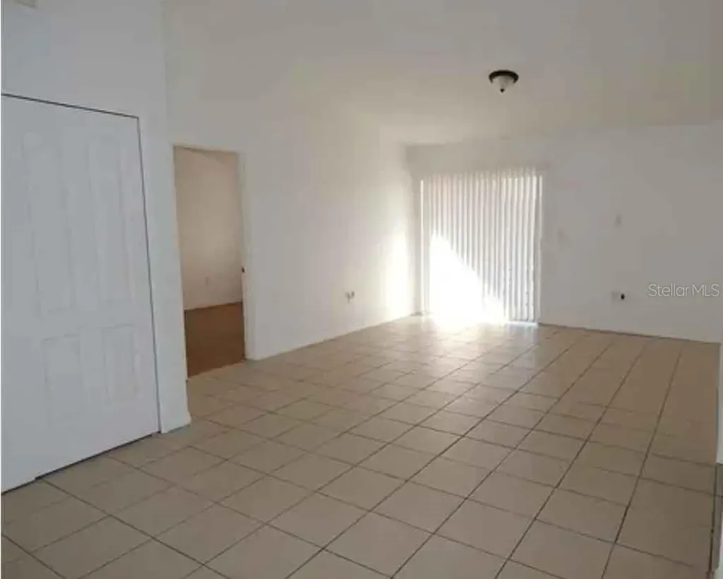 5220 Via Hacienda Orlando FL 32839
