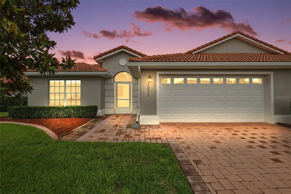 5071 Harbour Drive Oxford FL 34484