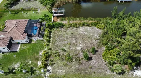 10462 Poughkeepsie Circle Port Charlotte FL 33981