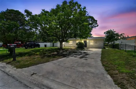 7704 Tanglewood Lane Tampa FL 33615