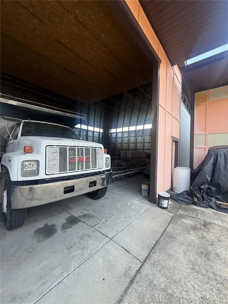 13309 E Us 92 Highway Dover FL 33527