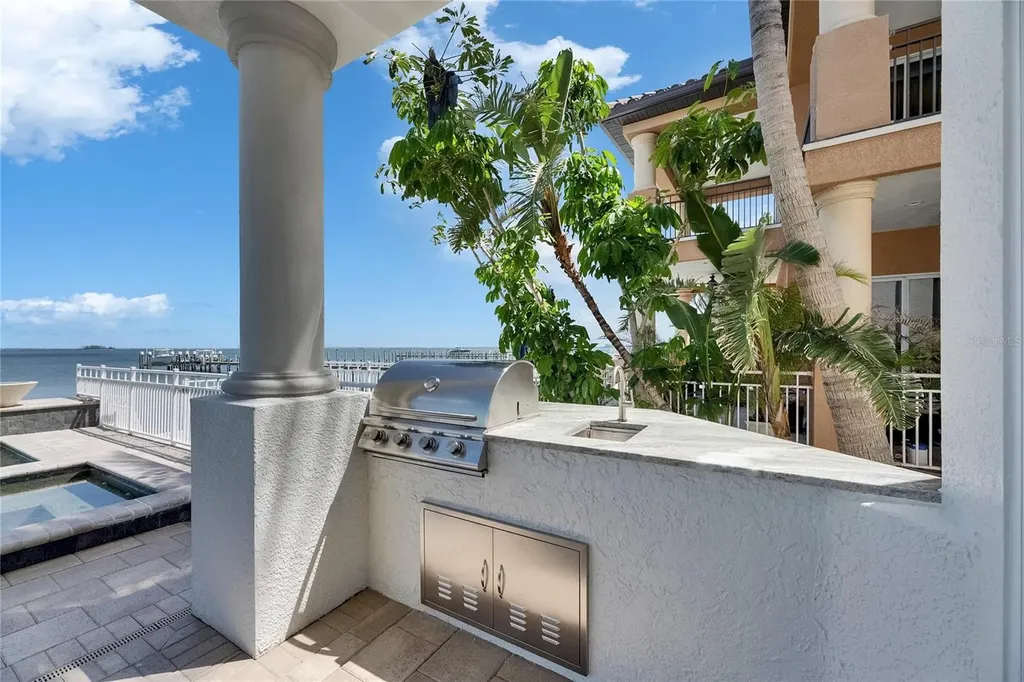 6418 Bright Bay Court Apollo Beach FL 33572