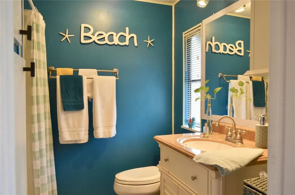 8031 SE Homestead Avenue Hobe Sound FL 33455