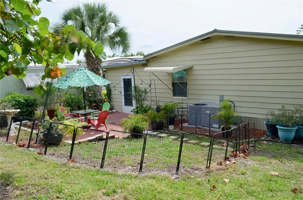 8031 SE Homestead Avenue Hobe Sound FL 33455