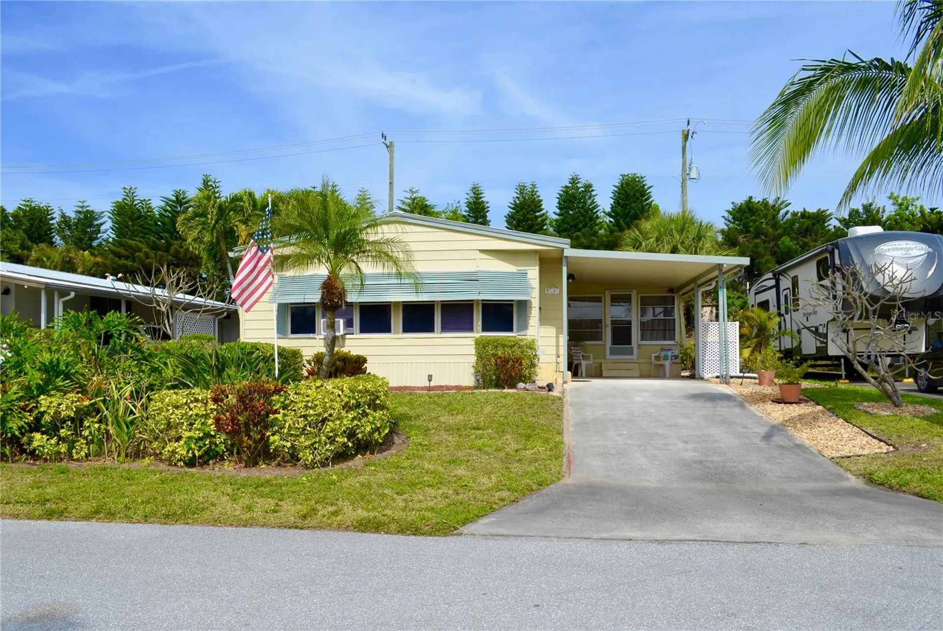 8031 SE Homestead Avenue Hobe Sound FL 33455