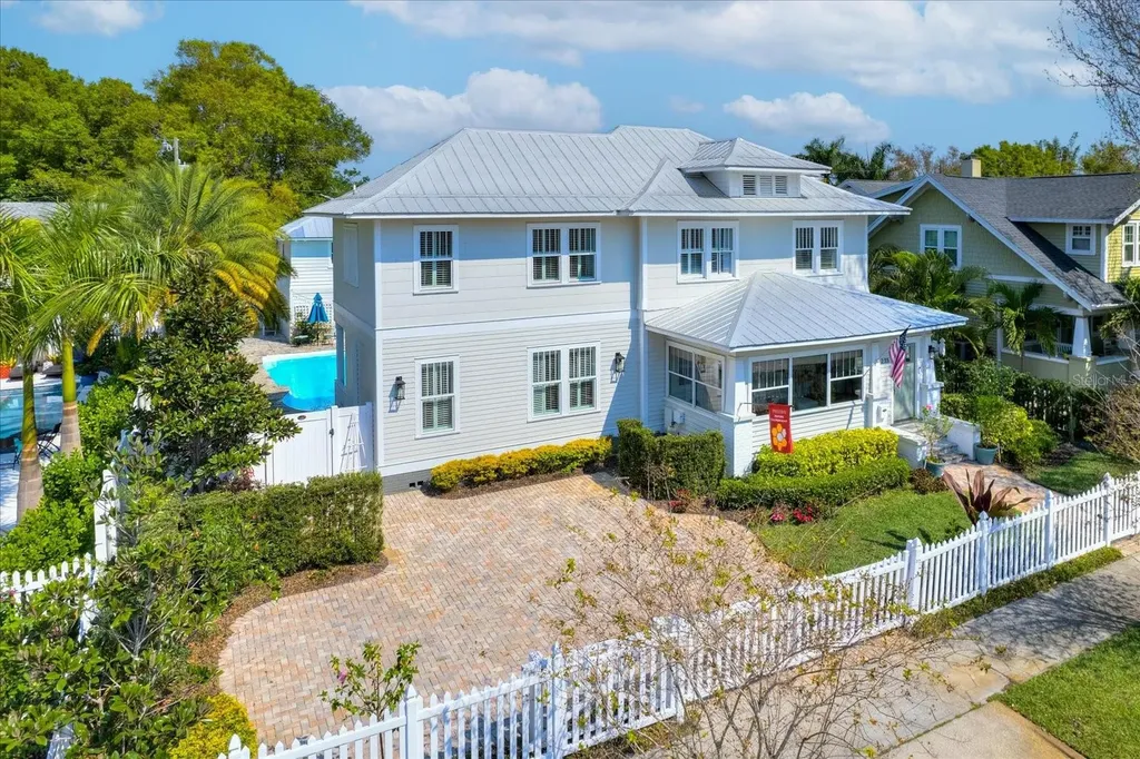 235 10th Avenue NE St Petersburg FL 33701
