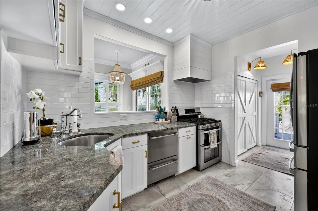 235 10th Avenue NE St Petersburg FL 33701