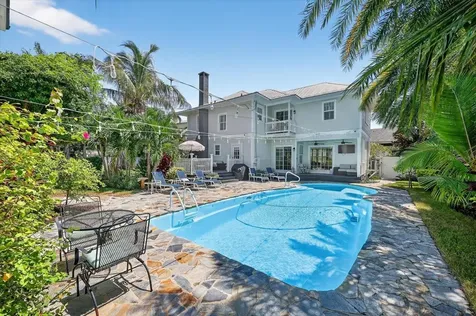 235 10th Avenue NE St Petersburg FL 33701