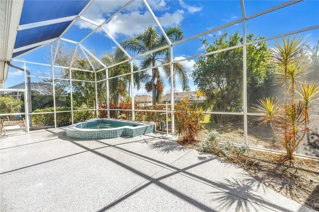 8616 15th Avenue NW Bradenton FL 34209