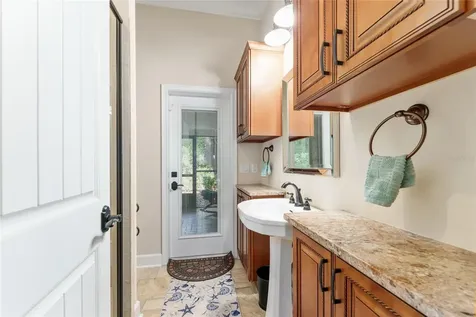 552 NW 136th Street Newberry FL 32669