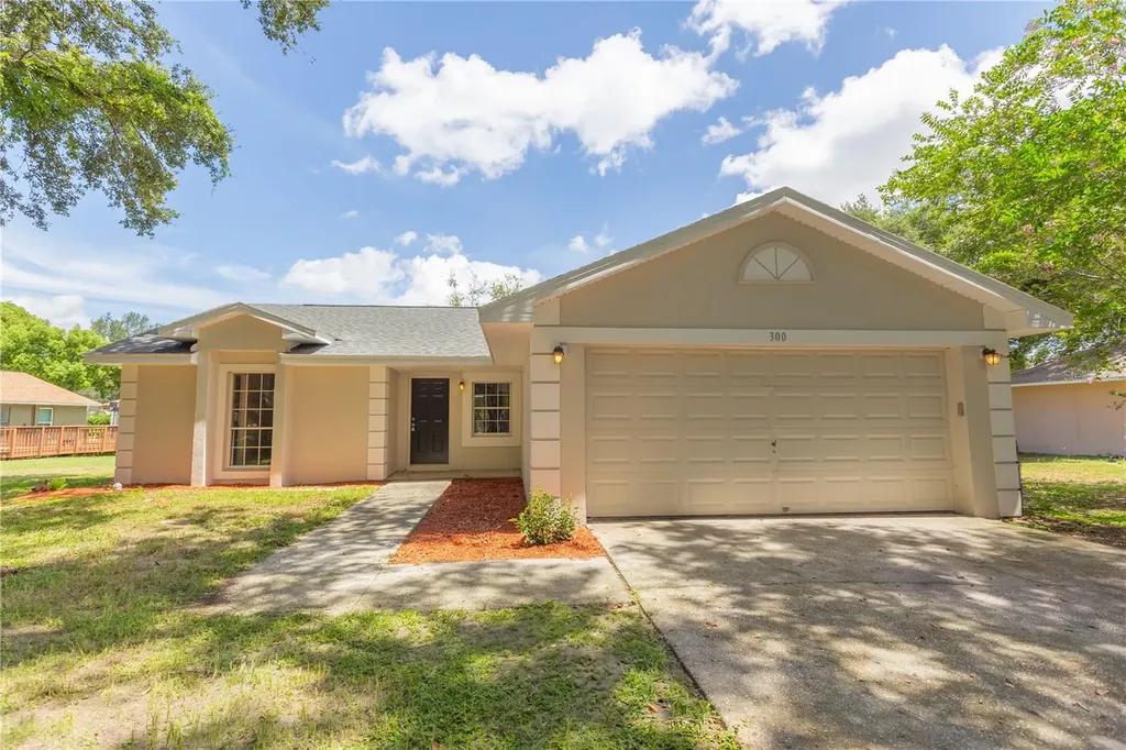 300 E Washington Street Minneola FL 34715