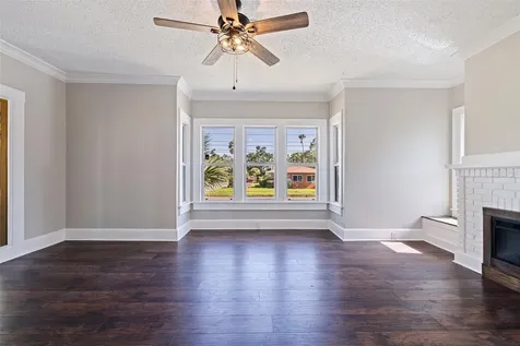1225 22nd Avenue S St Petersburg FL 33705
