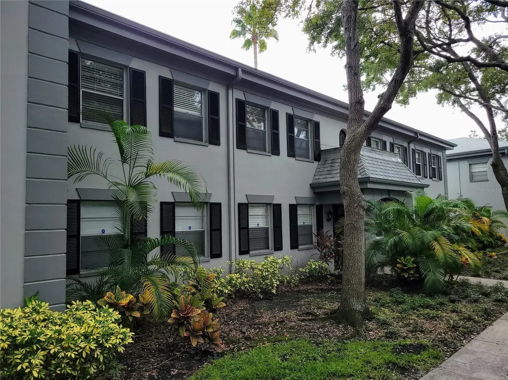 6925-A Avenue Des Palais South Pasadena FL 33707