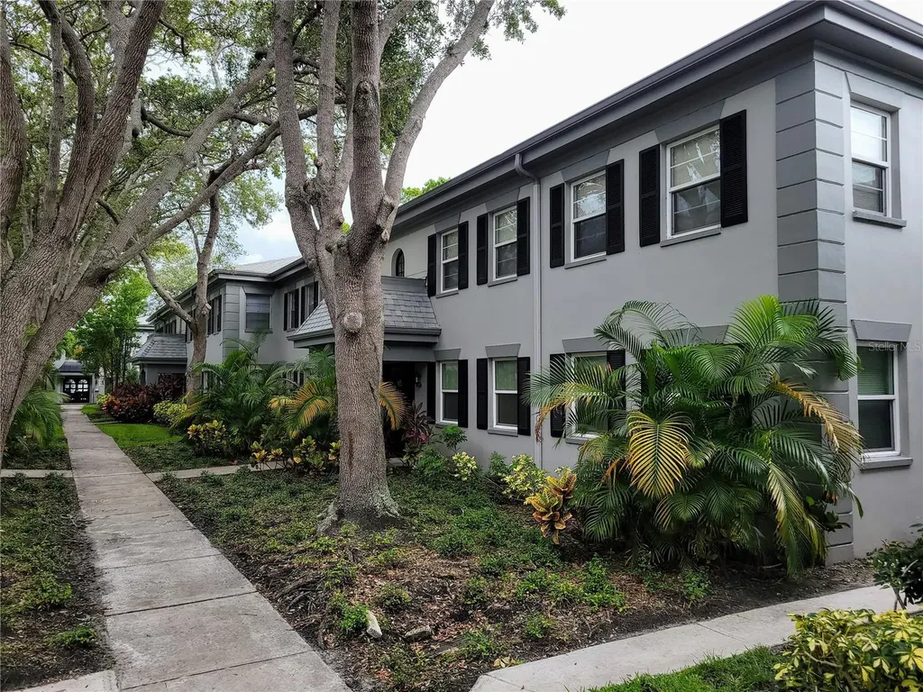 6925-A Avenue Des Palais South Pasadena FL 33707