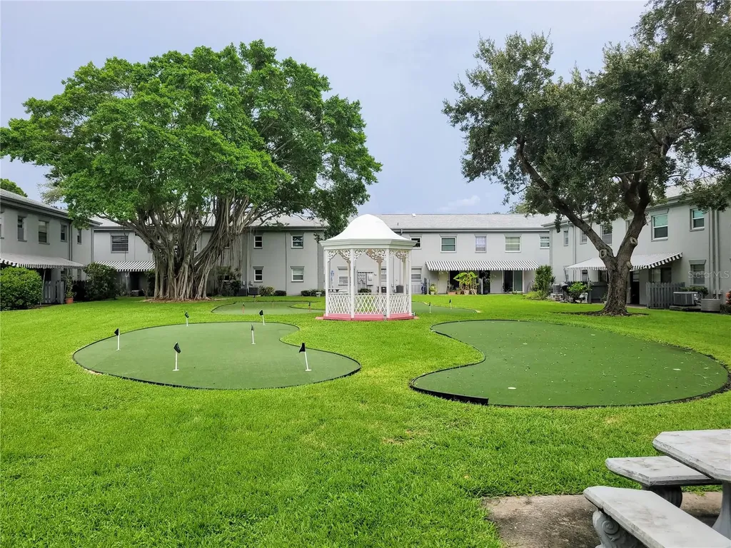 6925-A Avenue Des Palais South Pasadena FL 33707