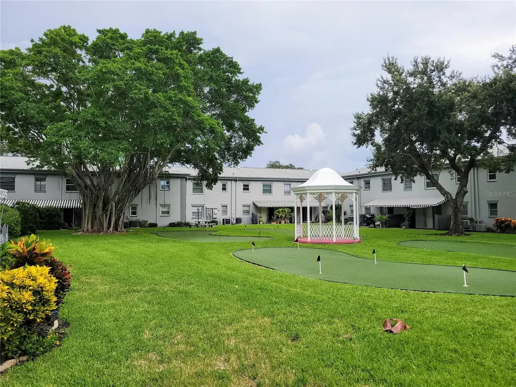 6925-A Avenue Des Palais South Pasadena FL 33707
