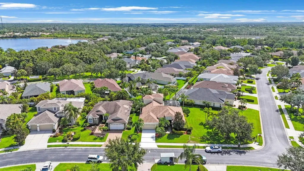 7615 Charleston Street Bradenton FL 34201