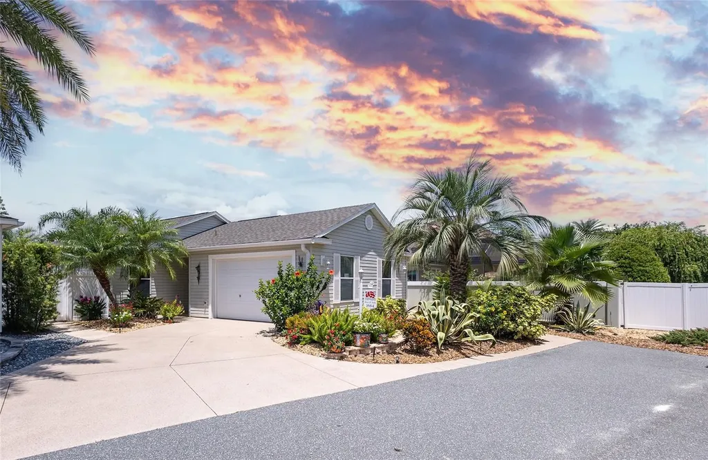 1664 Vinewood Avenue The Villages FL 32162