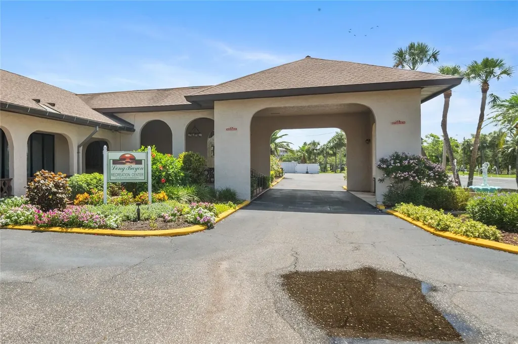 9860 62nd Terrace N St Petersburg FL 33708