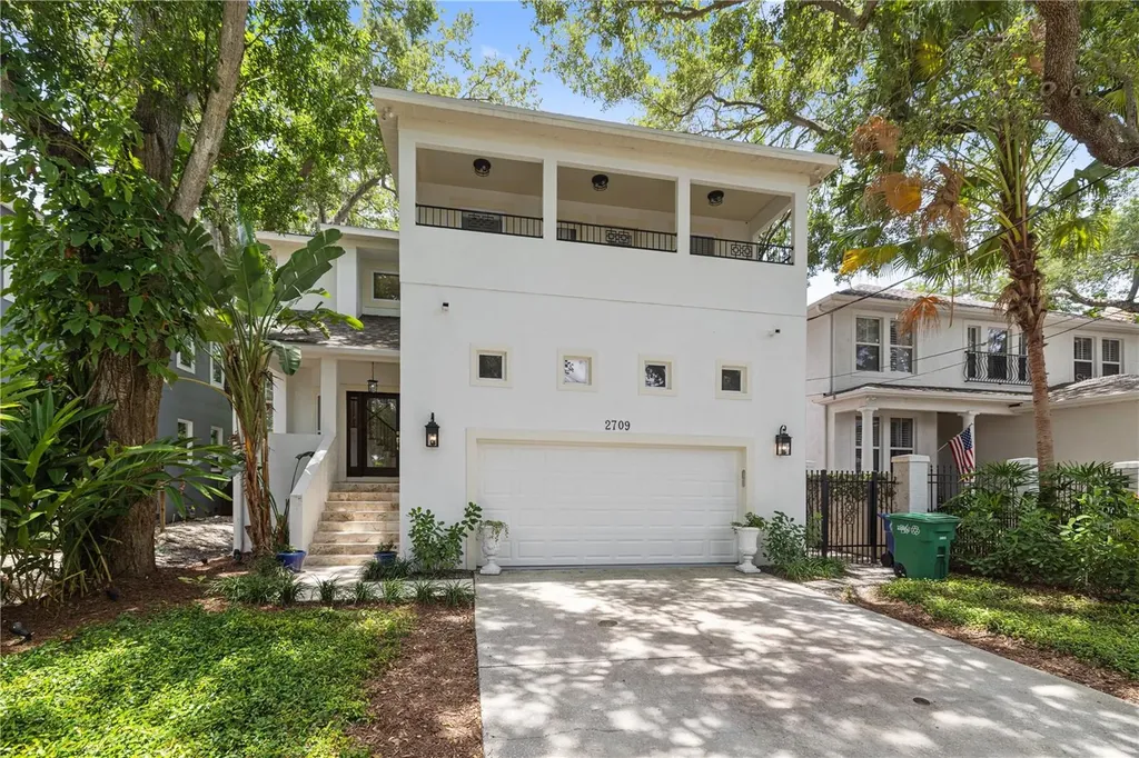 2709 W Bay Avenue Tampa FL 33611