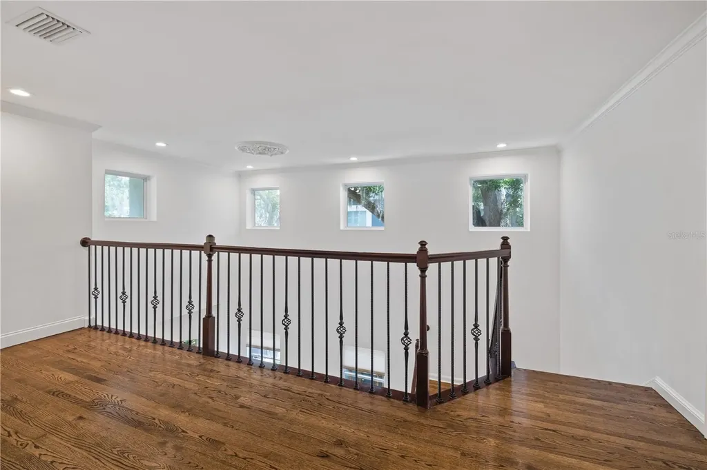 2709 W Bay Avenue Tampa FL 33611