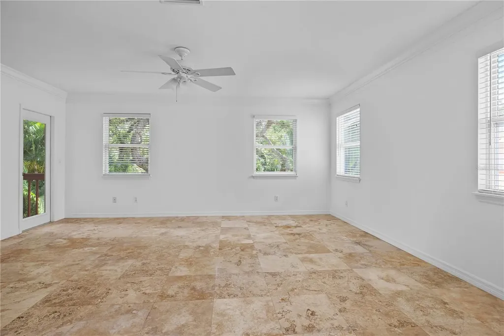2709 W Bay Avenue Tampa FL 33611