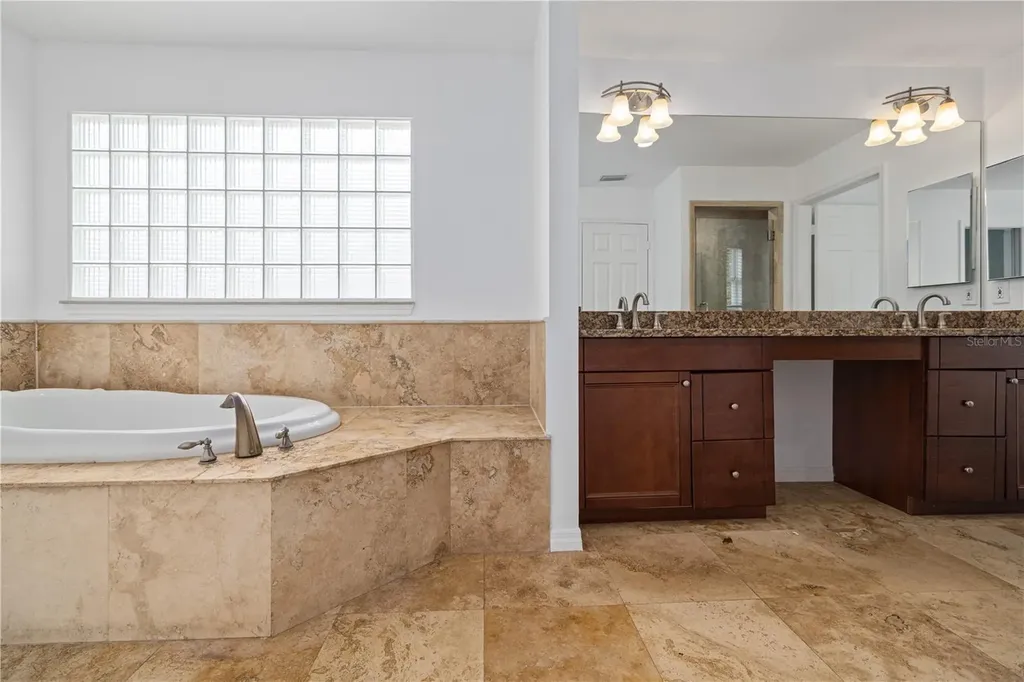 2709 W Bay Avenue Tampa FL 33611