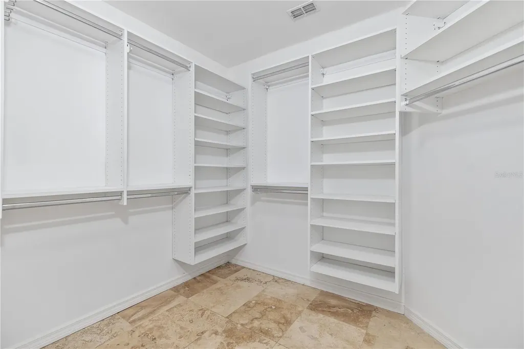 2709 W Bay Avenue Tampa FL 33611