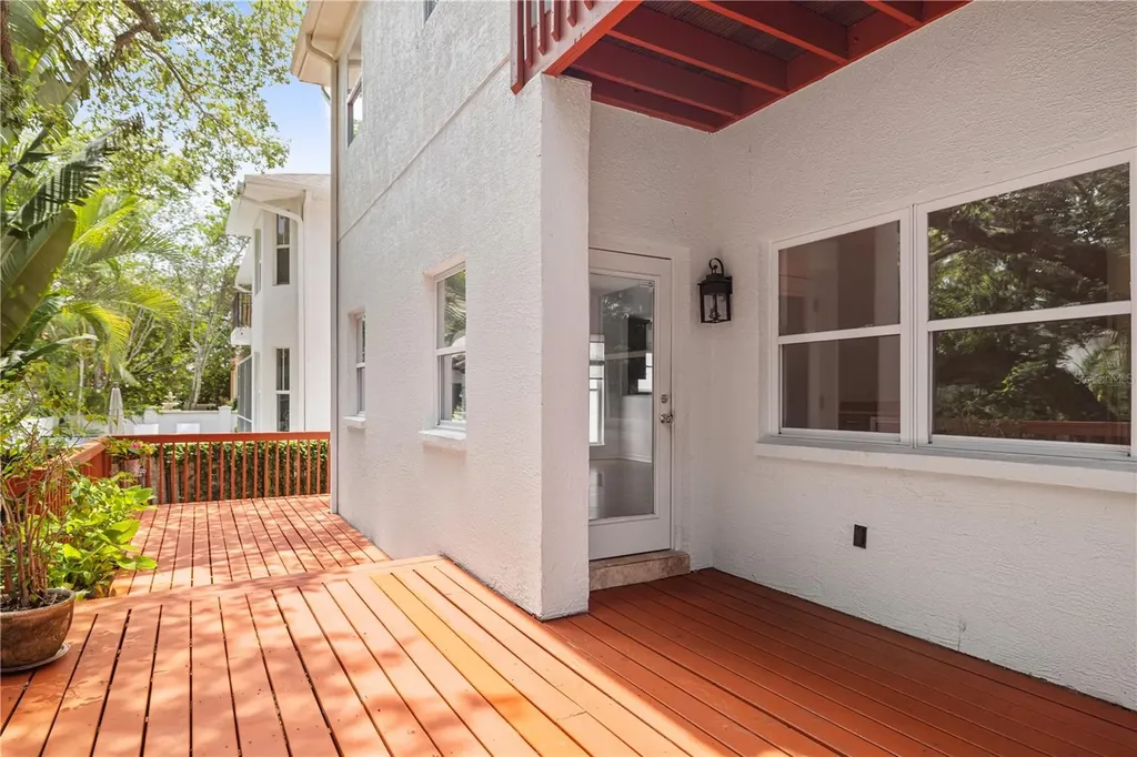 2709 W Bay Avenue Tampa FL 33611