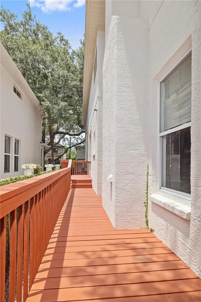 2709 W Bay Avenue Tampa FL 33611