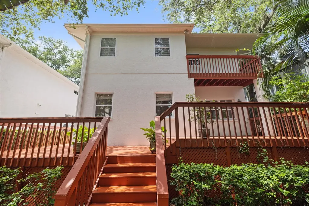 2709 W Bay Avenue Tampa FL 33611