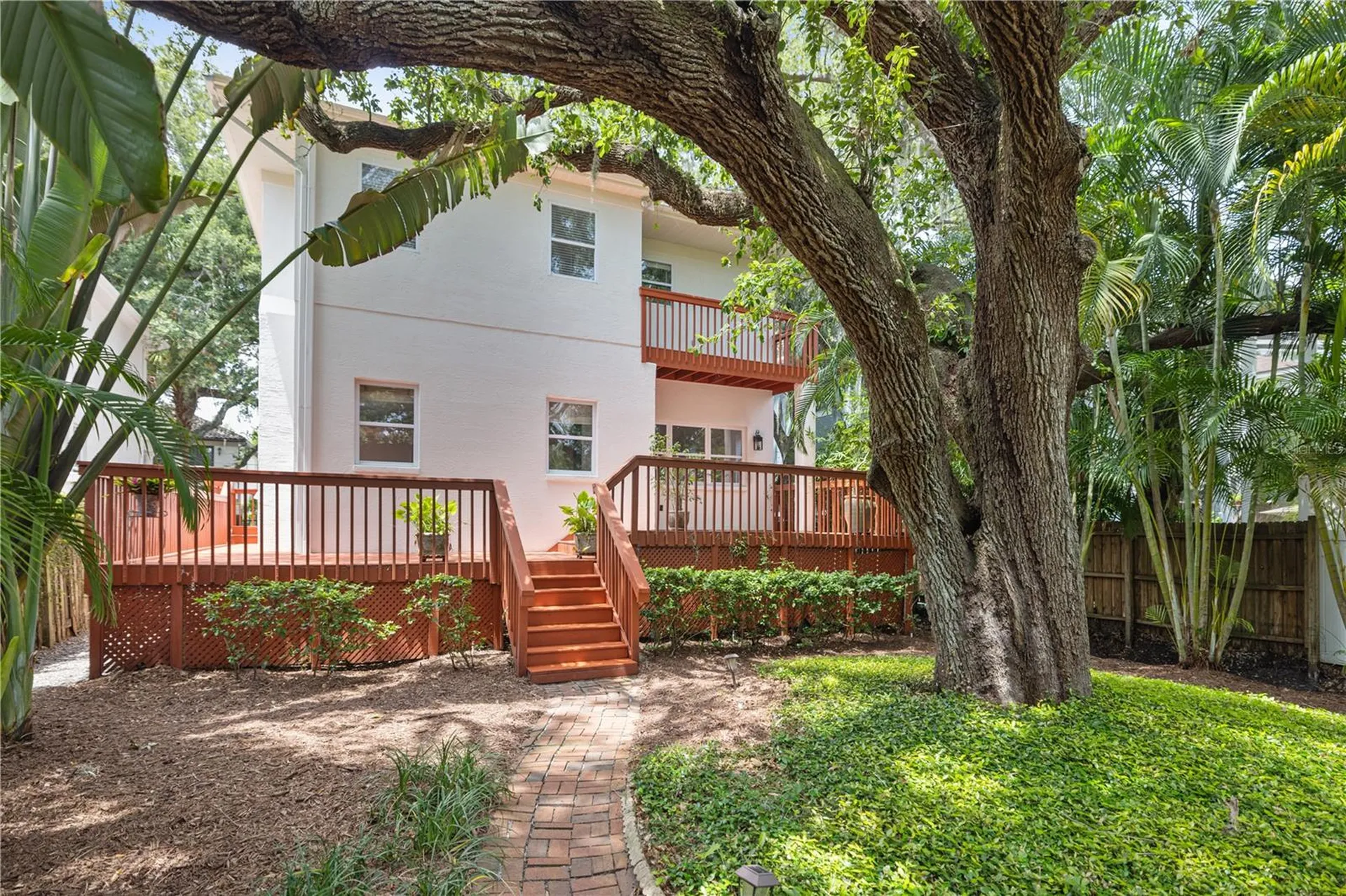 2709 W Bay Avenue Tampa FL 33611