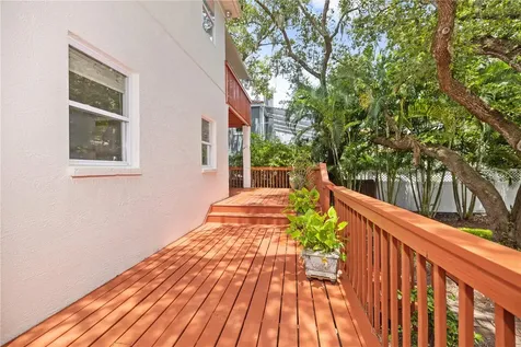 2709 W Bay Avenue Tampa FL 33611