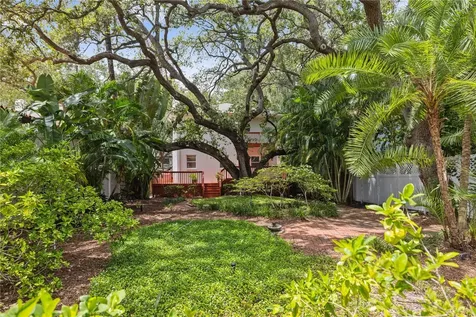 2709 W Bay Avenue Tampa FL 33611