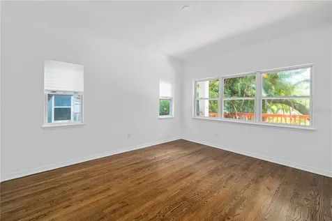 2709 W Bay Avenue Tampa FL 33611