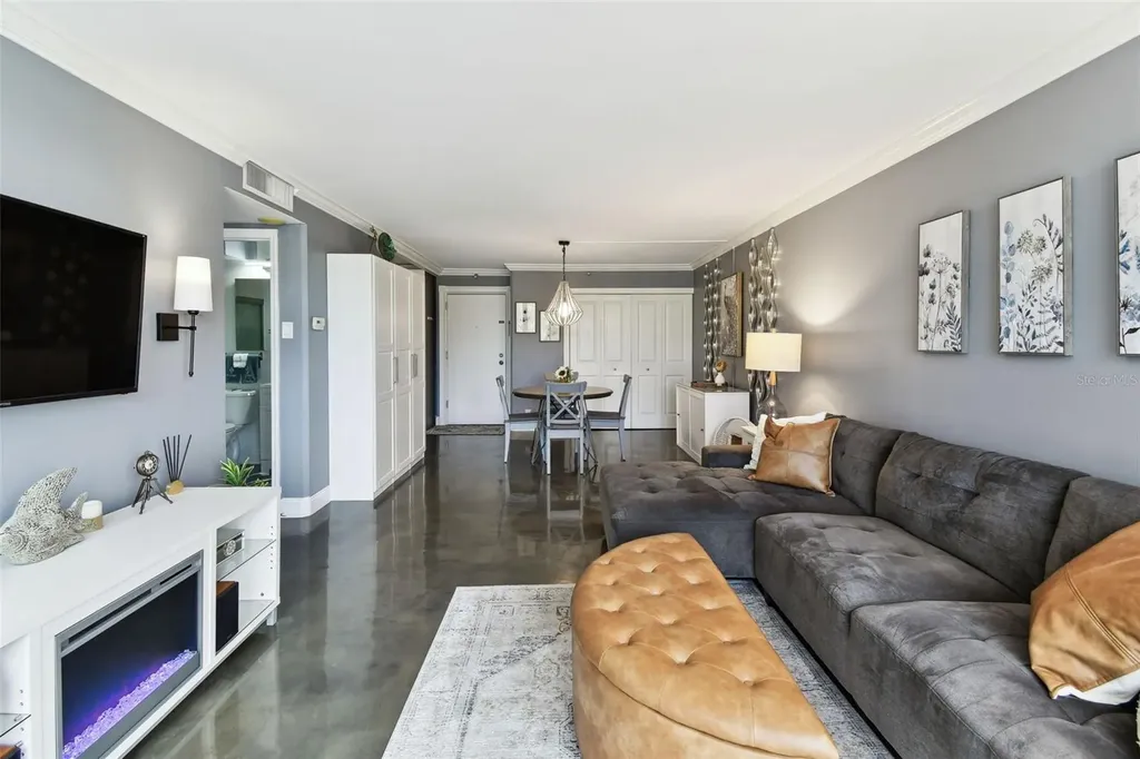 255 Dolphin Point Clearwater Beach FL 33767