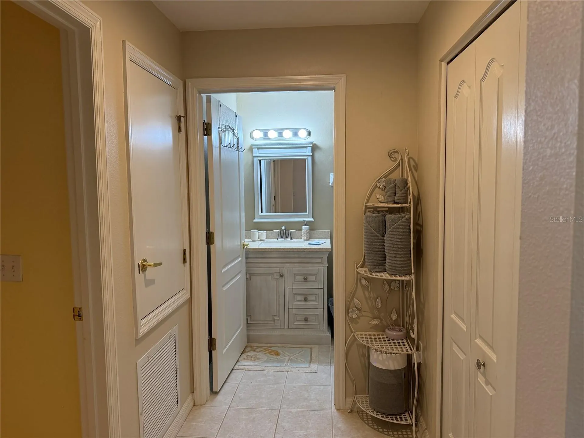 5320 Hyland Hills Avenue Sarasota FL 34241