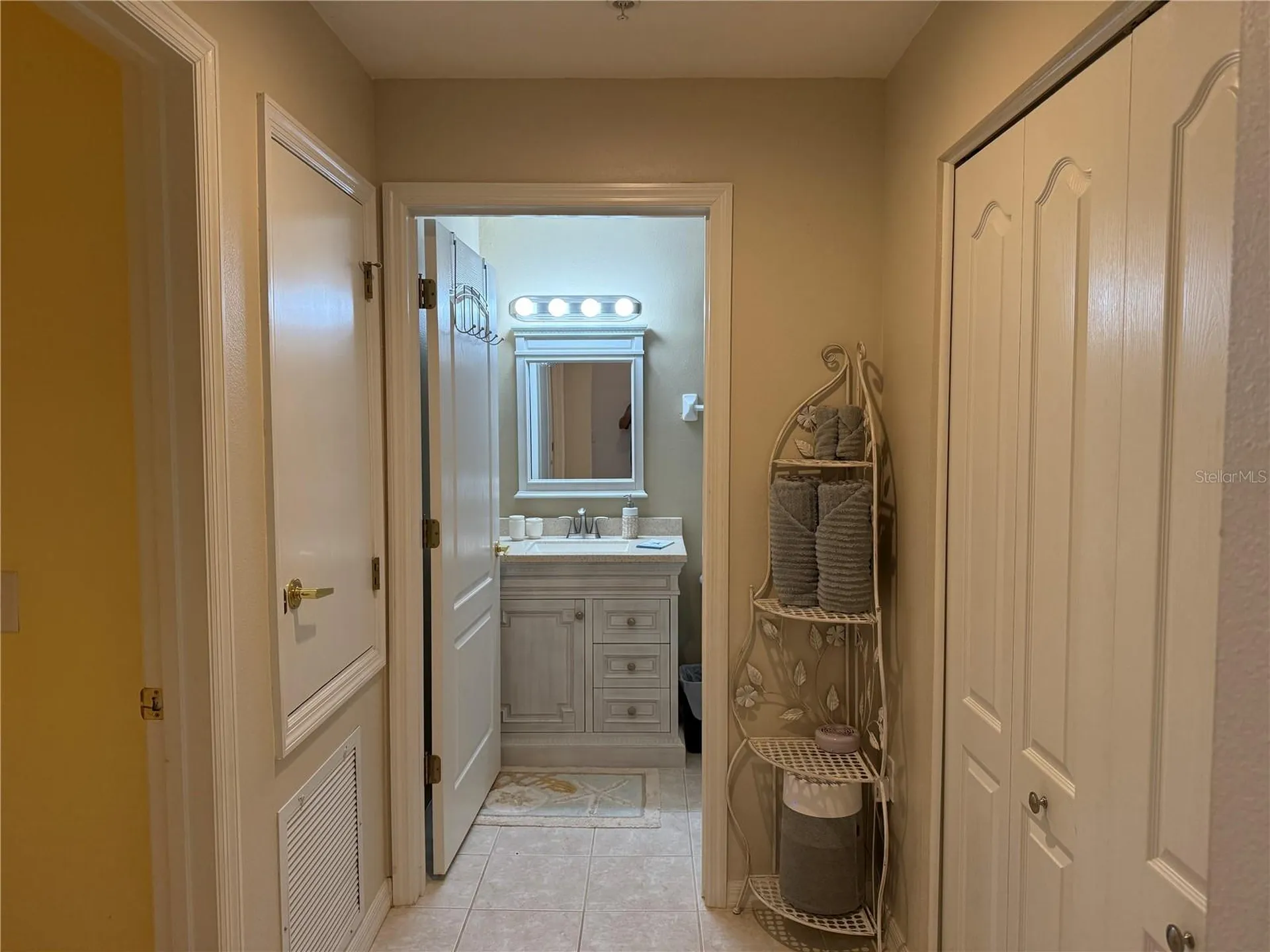 5320 Hyland Hills Avenue Sarasota FL 34241